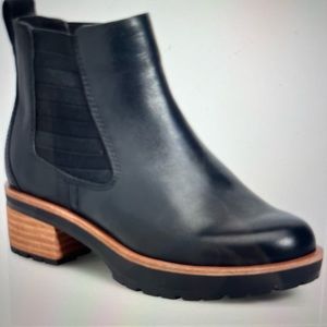 Kork-Ease Waylin  Chelsea Ankle Boots Black Leather Women’s Size 7.5